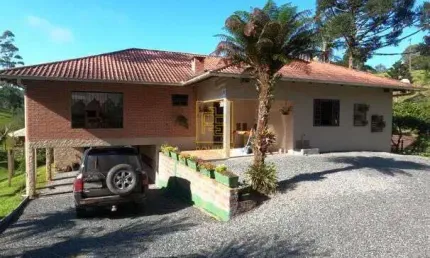 Seu refúgio na natureza: Mini sítio semi mobiliado em Alto Cedros