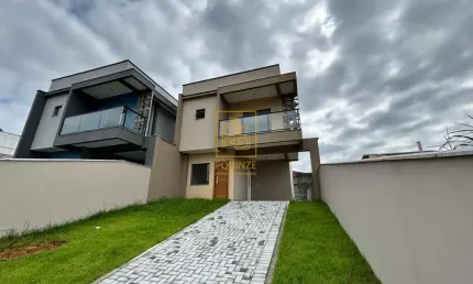 Sobrado espaçoso em excelente localização de Indaial