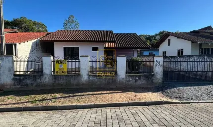 Casa com amplo terreno no bairro Benedito em Indaial