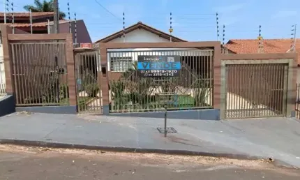Casa com 3 quartos à venda na Rua Ugo Fontana, 175, Conjunto Habitacional Antônio Euthymio Casaroto, Cambé