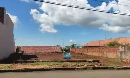 Terreno à venda na Rua da Proclamação, Jardim Vila Rica, Cambé