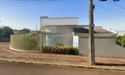 Casa com 3 quartos à venda na Rua Espanha, 1095, Centro, Cambé