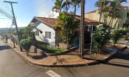 Casa com 3 quartos para alugar na Rua dos Caçadores, 841, Jardim Santo Antônio, Cambé