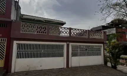 Casa com 3 quartos para alugar na Rua Francisca Bezerra de Lira, 35, Vila Falchi, Mauá