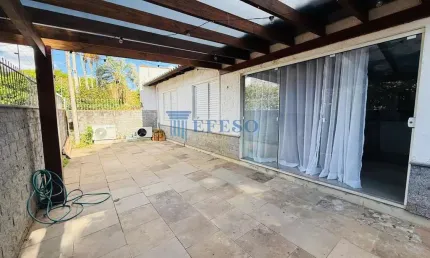Casa para locação em gravataí, centro, 2 dormitórios, 2 banheiros, 2 vagas