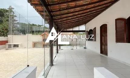Pronta para entrar e morar! Casa com Vista, 2 Quartos e Área Gourmet – Morro da Cruz