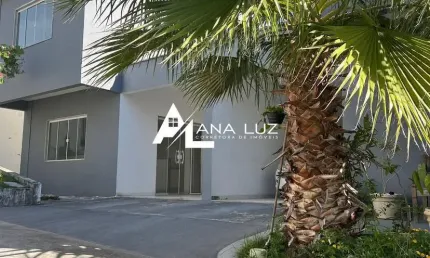 Casa moderna em condomínio exclusivo. Projeto inteligente, suítes espaçosas e excelente localização, próxima ao centro de Bacaxá. Conforto, praticidade e segurança em um só lugar.