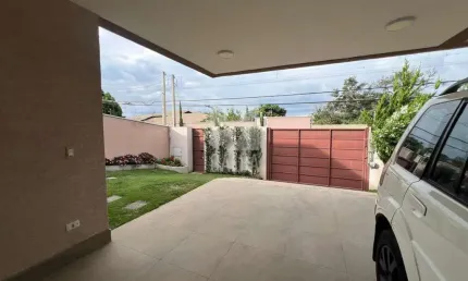 Sobrado à venda em bairro nobre na cidade de Atibaia