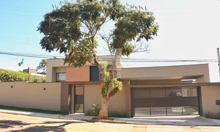 Casa com piscina e amplo quintal à venda, Morumbi - Atibaia