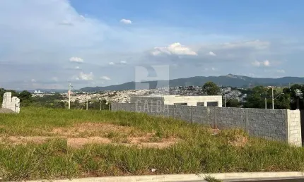 Lindo terreno à venda no Residencial Vivejo em Atibaia
