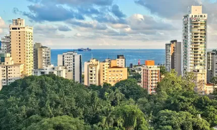 VARANDA E VISTA MAR! LAZER COMPLETO! 2 DORMS (! SUITE) 3 BANHEIROS, VAGA DEMARCADA! 79M²