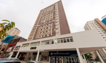 Apartamento totalmente reformado 3 dormitórios à venda no Batel
