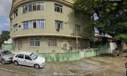 Amplo apartamento de 90m² com 2 quartos - Vista Alegre / RJ