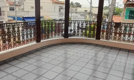 Ampla casa de 196m² com 4 quartos, sendo 1 suíte - Irajá / RJ