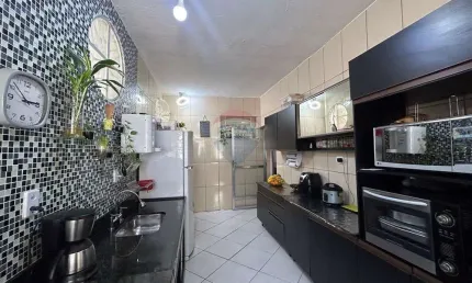Casa multifamiliar  á venda com 309², por R$ 799.000,00 - Vila da Penha - RJ