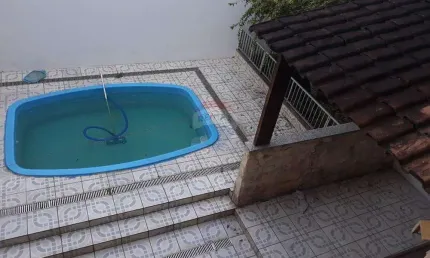 CASA COM 4 QUARTOS A VENDA COM 250M² POR R$ 350.000,00 – GUADALUPE – RJ