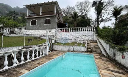 Casa com Terreno de 1.419m² à venda por R$ 380.000,00 na Subida da Serra de Petrópolis Em Duque de Caxias