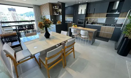 Apartamento de alto padrão a venda no Centro de Navegantes SC.
