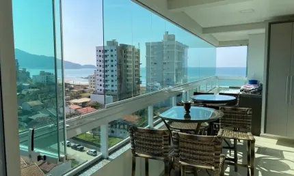 Apartamento quadra mar com 03 dormitórios À venda no bairro Gravatá - Navegantes SC