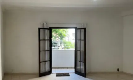 Casa/ Sobrado de 3 dormitórios com 5 vagas, pronta para moradia quanto  comercial