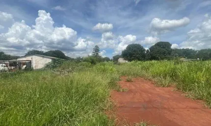 Terreno à venda na Rua Indaiatuba, 1, Vila Entroncamento, Campo Grande