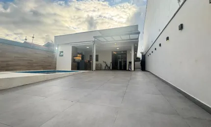 Casa térrea c/ Piscina no Satélite em Itanhaém, próximo à Praia