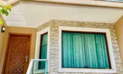 Sobrado impecável com 03 dorms -  600m do horto florestal