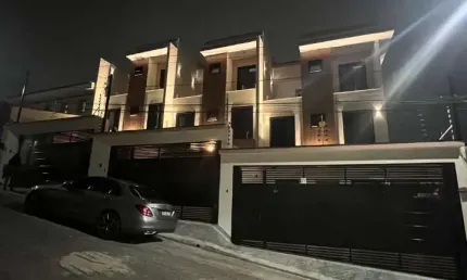 Sobrado com 03 Suites e 02 Vagas - Prox ao Metro Tucuruvi
