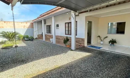 Casa com 3 quartos para alugar na Rua Minas Gerais, 004, Morro do Meio, Joinville