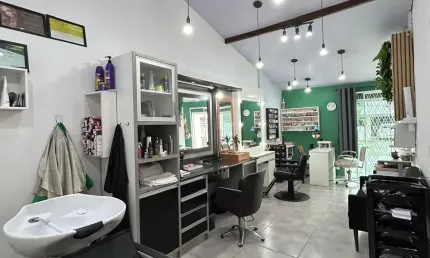 Salão de beleza pronto para locação....................