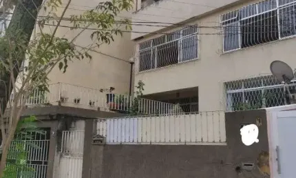 Vendo Casa no Jardim Carioca, Vazia, com 3 Quartos, 328 M2 Total!