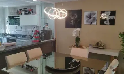 Maravilhosa Casa duplex em Condomínio fechado, no Jardim Guanabara, boa localização!