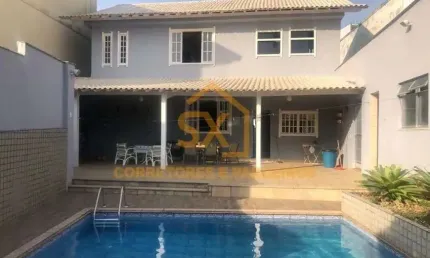 Linda Casa com 3 Quartos, com 316m² - Jardim Guanabara, Ilha do Gov, Rio de Janeiro