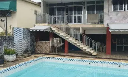 Casa para venda tem 400 metros quadrados com 4 quartos em Jardim Guanabara - Rio de Janeiro - RJ