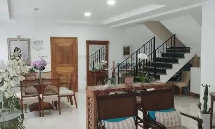 Vendo Casa Duplex Lindíssima, com 5 quartos, 2 suítes, Lindíssima!
