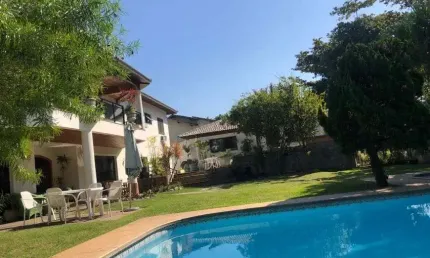 Casa à venda, condomínio fechado, com 984 m2 com 7 quartos na Barra da Tijuca - Rio de Janeiro - RJ