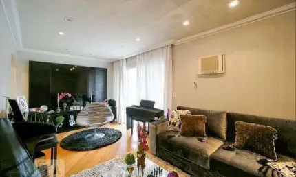 O apartamento está localizado no bairro parque da mooca tem 160 metros quadrados.