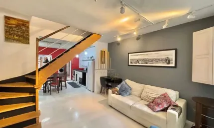 Pinheiros, casa de vila com 110m², 2 dormitórios e 1 vaga à venda.