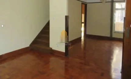Casa assobradada em alto da lapa de 185m² com 2 quartos , 2 banheiros e 3 vagas á venda