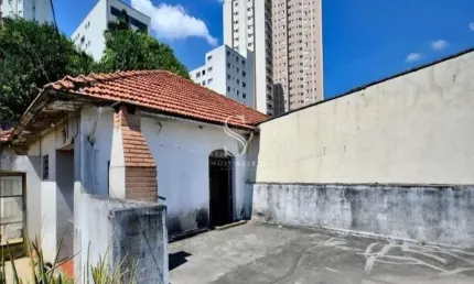 LAPA - CASA TERREA DE 260m² COM 2 QUARTOS, 1 BANHEIRO E 2 VAGAS.