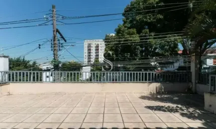 Casa à venda com 144m², doi quartos, sendo uma suíte, 3 banheiros, 2 vagas de garagem, vila madalena
