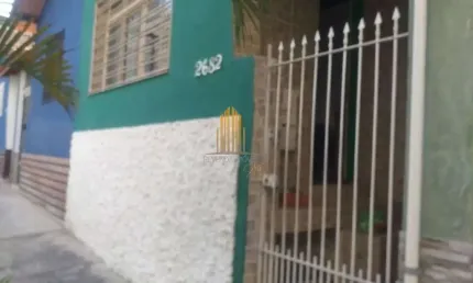Alto de Pinheiros - Casa de 105m² com 2 dormitorios, 2 banheiros e sem vaga.