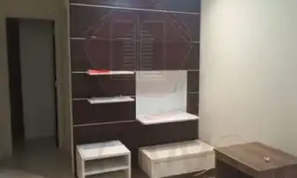 APARTAMENTO COM 2 QUARTOS (1 PLANEJADO), COZINHA PLANEJADA COM FOGÃO, 1 VAGA COBERTA