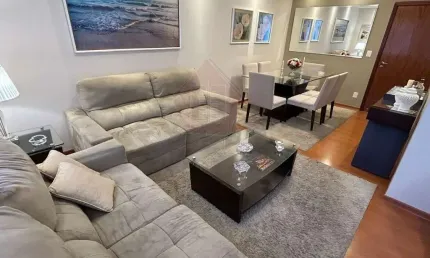 Casa assobradada com 3 quartos planejados (1 suite c/ varanda), espaço gourmet completo e piscina