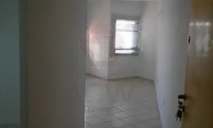 SALA COMERCIAL COM 50M² E  WC SOCIAL MAIS  SALA AMPLA, WC PRIVATIVO E 2 VAGAS COBERTAS