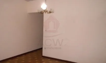 CASA TÉRREA COM 3 QUARTOS, EDÍCULA, 2 VAGAS COBERTAS E QUINTAL GRANDE NA VL JOANA