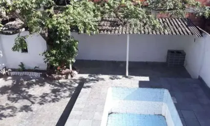 Excelente oportunidade 2 casas com piscina a poucos minutos do West Shopping
