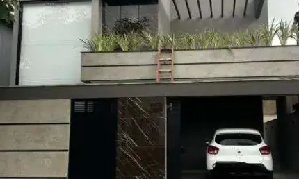 Casa contemporânea alto padrão em condomínio de luxo em campo grande.