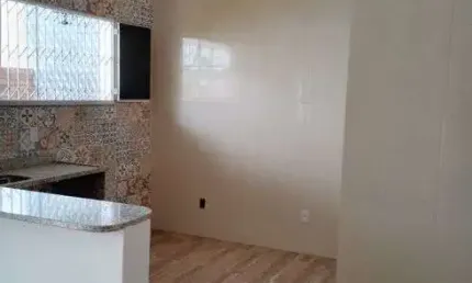 Casa estilo de boneca em CG. RJ , com Escritura, 01 quarto podendo ampliar na laje