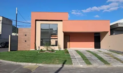 Linda casa contemporânea alto padrão condomínio de luxo em Campo Grande..